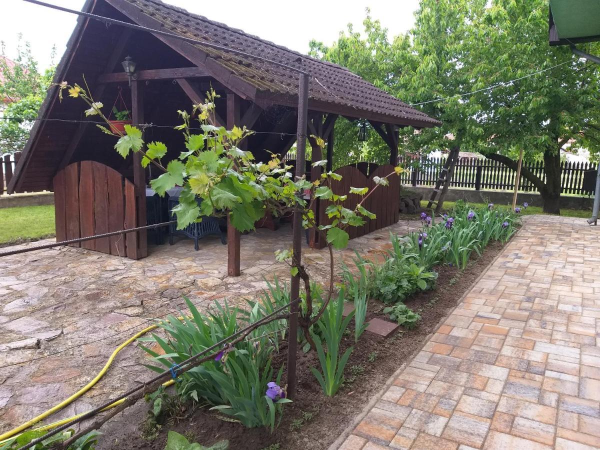 Tavasz Nyaraló Poroszló Exterior foto